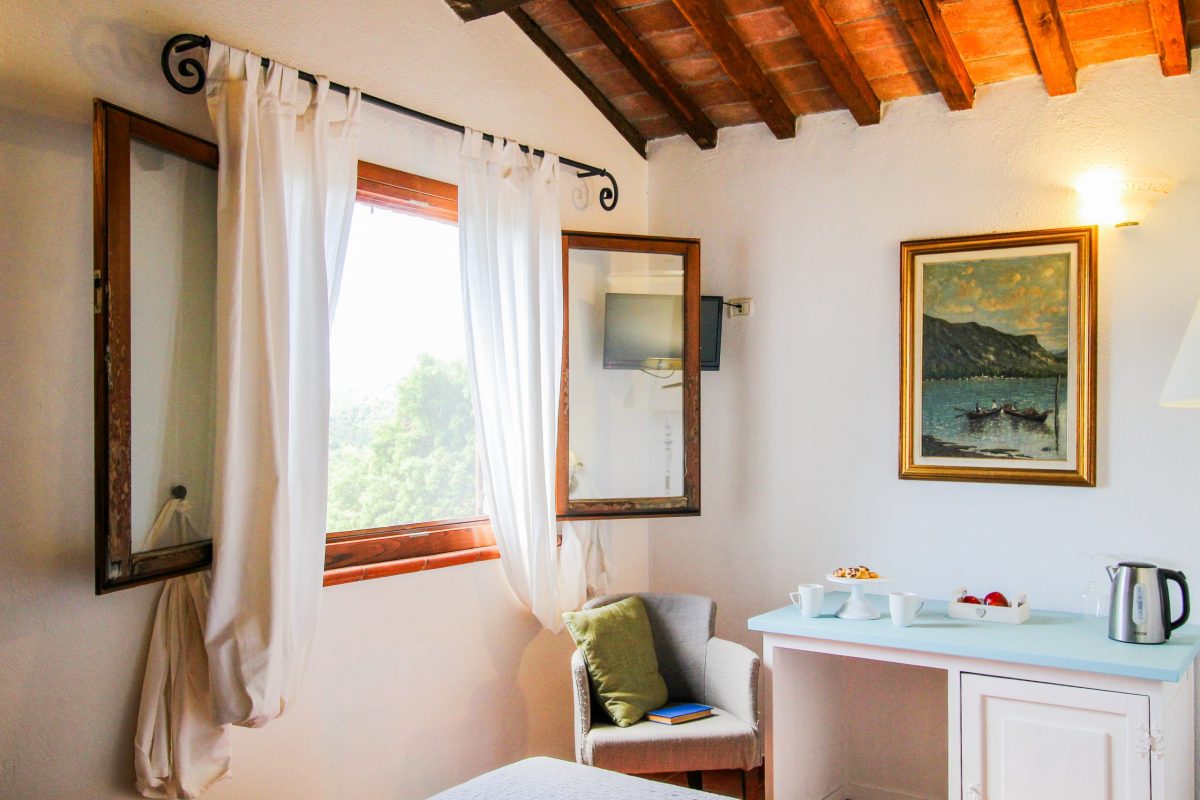 camera-matrimoniale-standard-agriturismo-toscana-boschidimontecalvi-2029